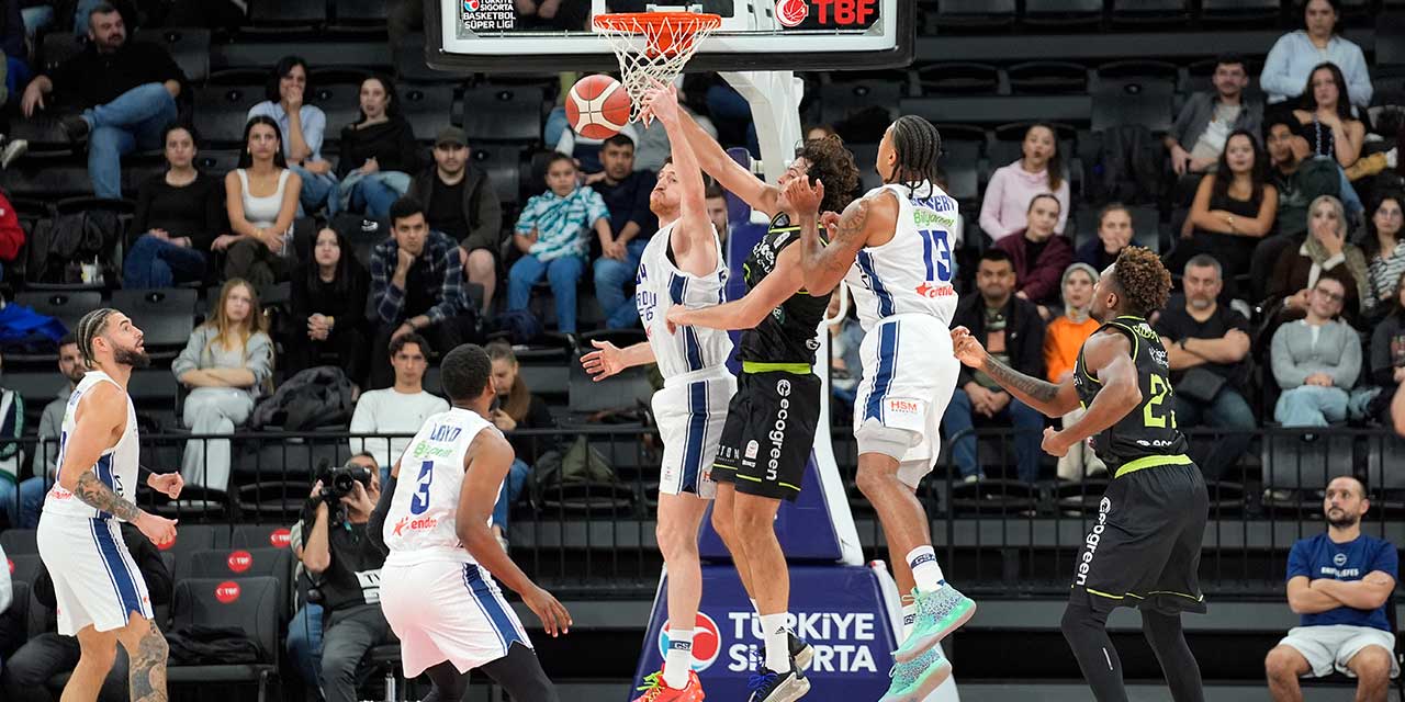 Anadolu Efes sahasında rahat kazandı