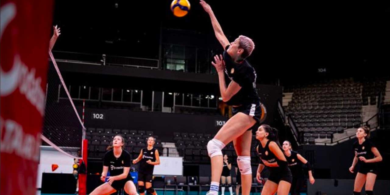 Eczacıbaşı yeni evinde galibiyetle başladı