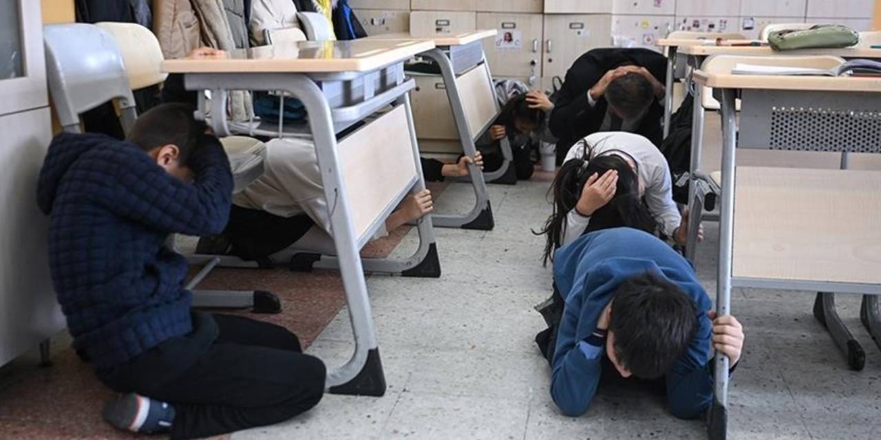 Tüm okullarda eş zamanlı tahliye tatbikatı yapılacak