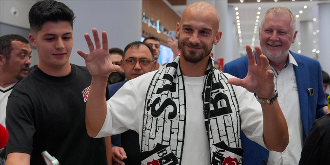 Beşiktaş'ın yıldızına büyük şok: Canlı yayını terk etti