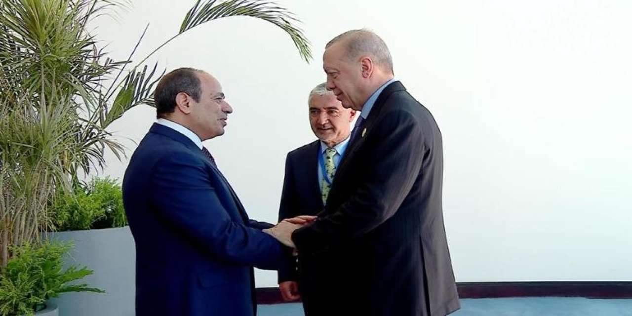 Erdoğan Mısır'da: Sisi karşıladı