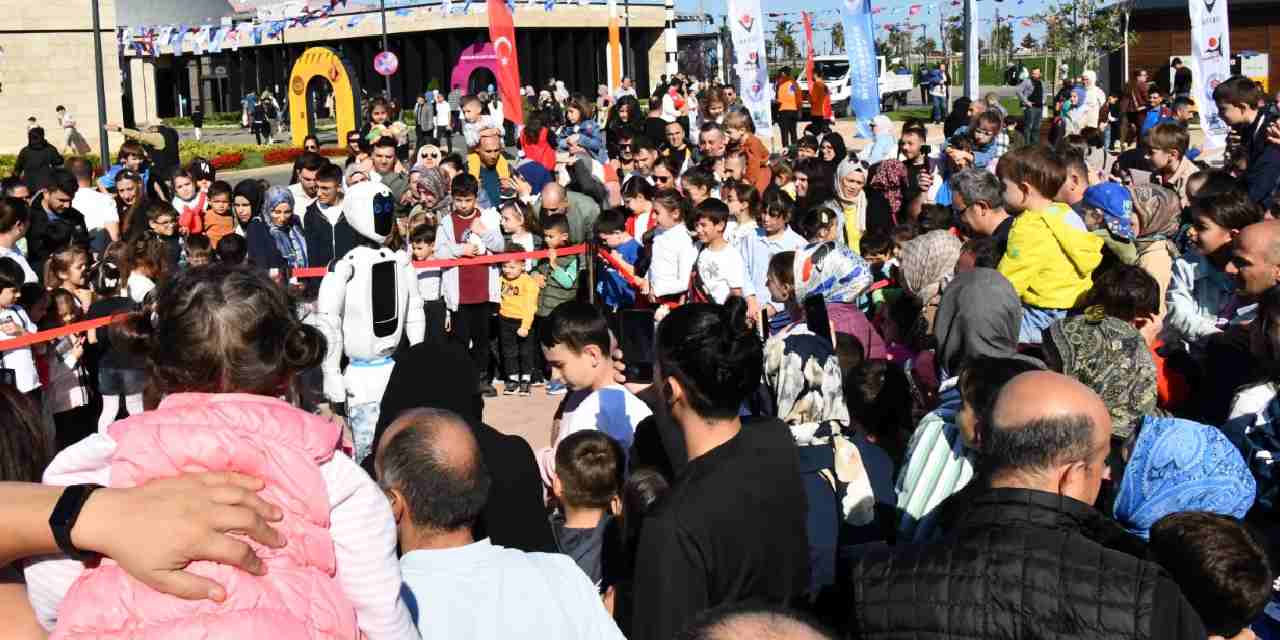 Üç günde 200 bin kişi akın etti