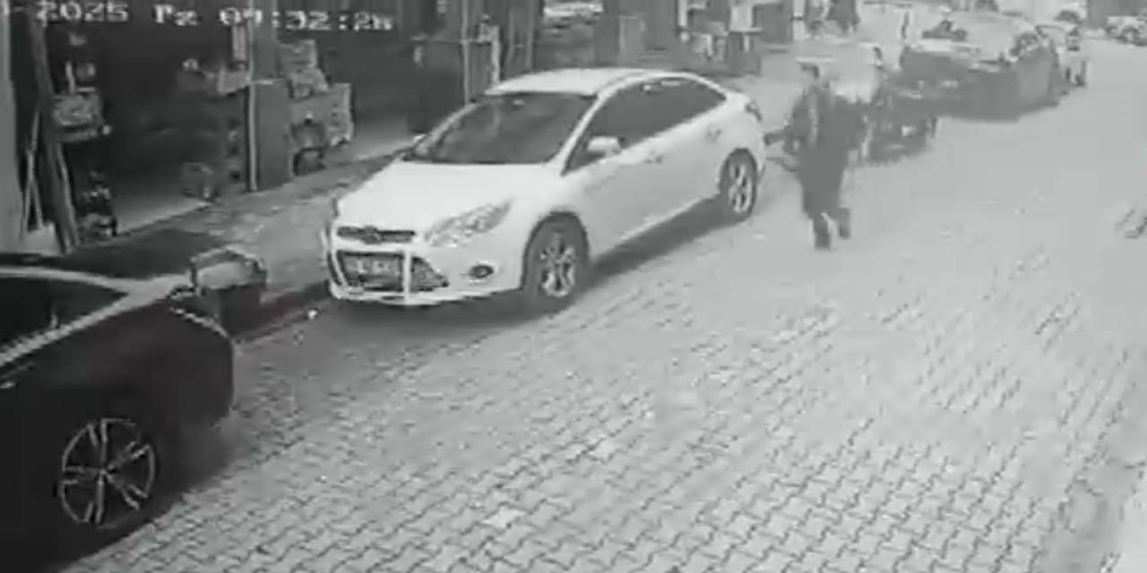 Güvenlik görevlisi lavabodayken kurusıkı tabancayla banka soydu