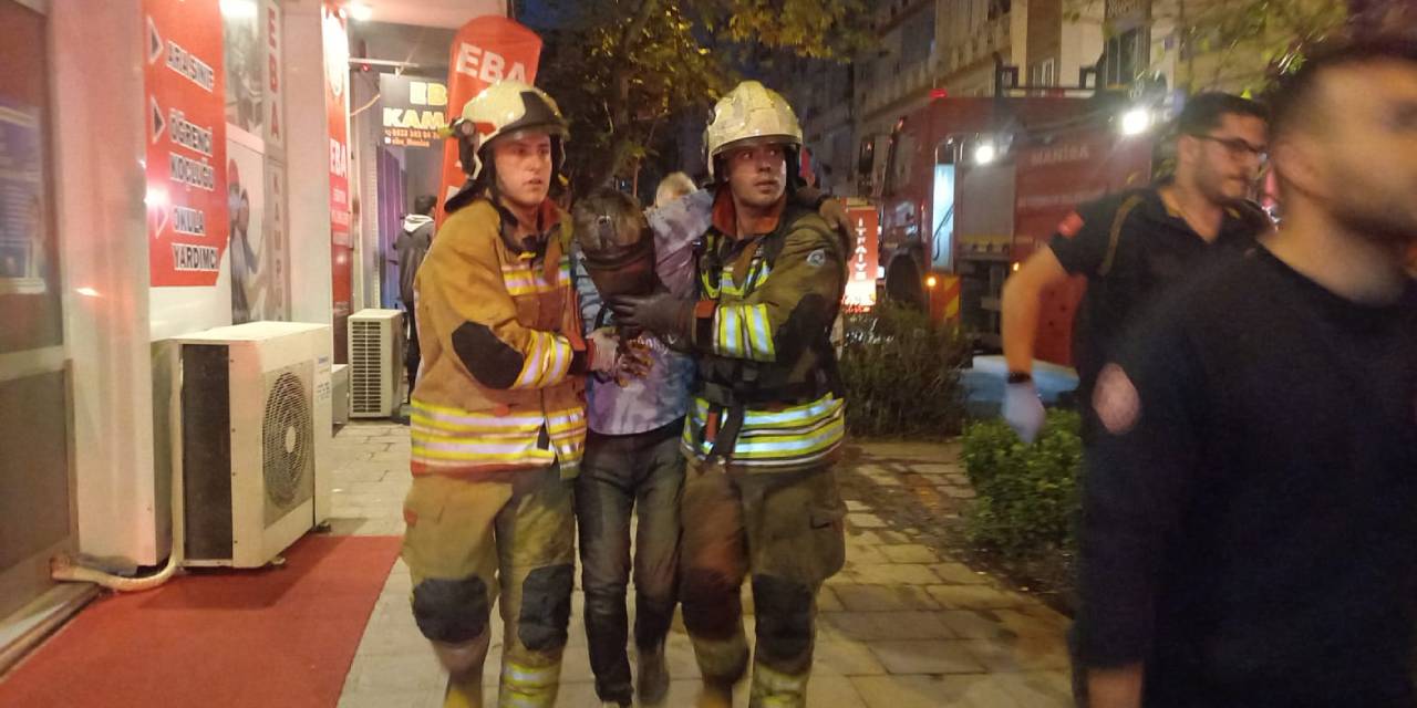 Eşiyle tartışan şüpheli kendini odaya kilitleyip evi ateşe verdi