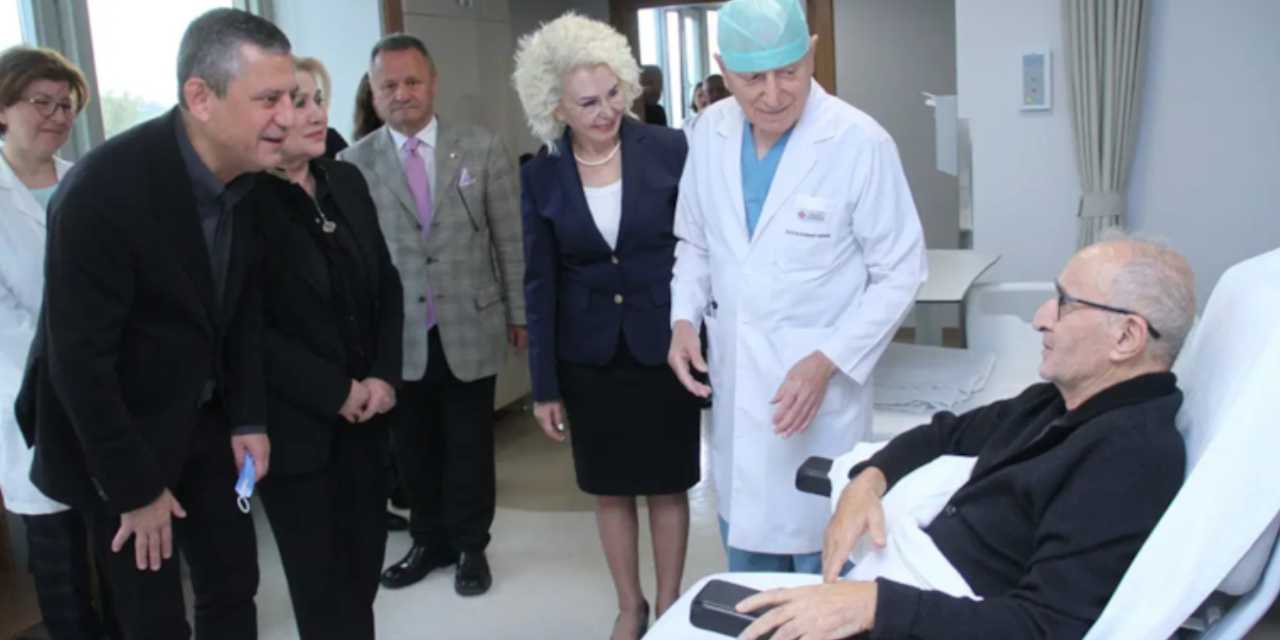 Özgür Özel Hikmet Çetin'i hastanede ziyaret etti!