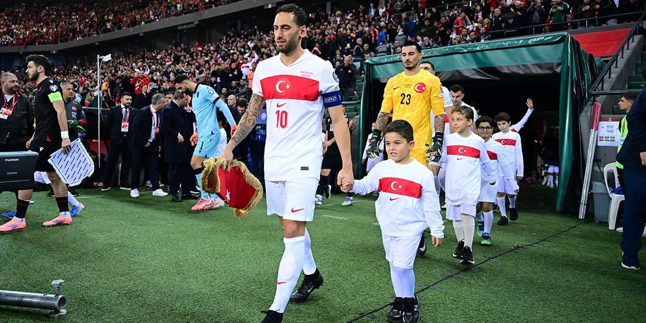 Milliler maça Filistinli çocuklarla çıktı