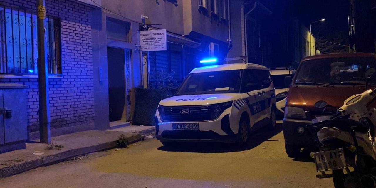 Arkadaşlarının öldüğünü görünce polisi arayıp kaçtılar