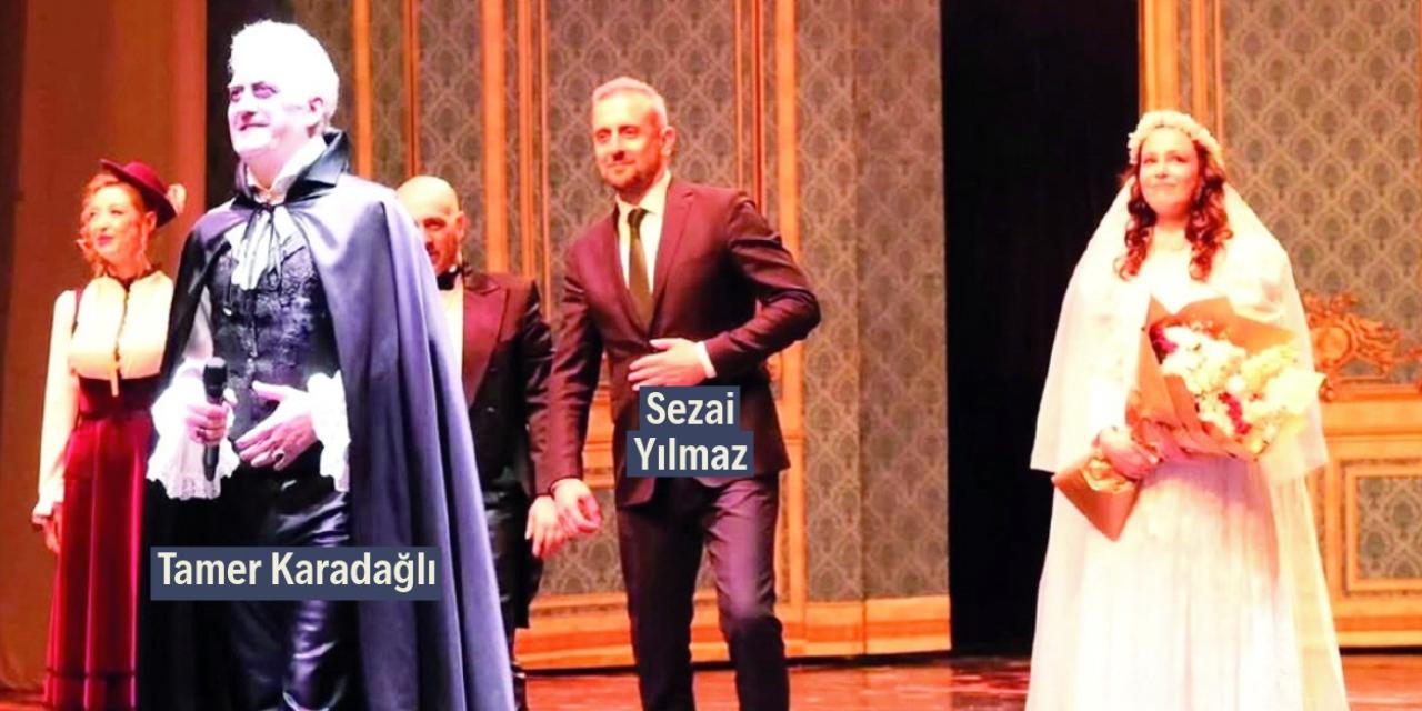Perdenin arkası skandallarla dolu! Sahneye birlikte çıktılar