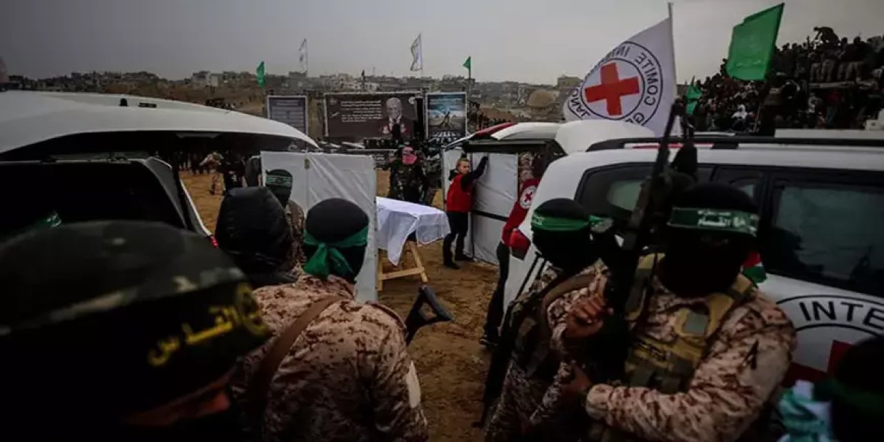 Hamas'ın cenazelerini teslim ettiği 3 rehinenin kimliği açıklandı