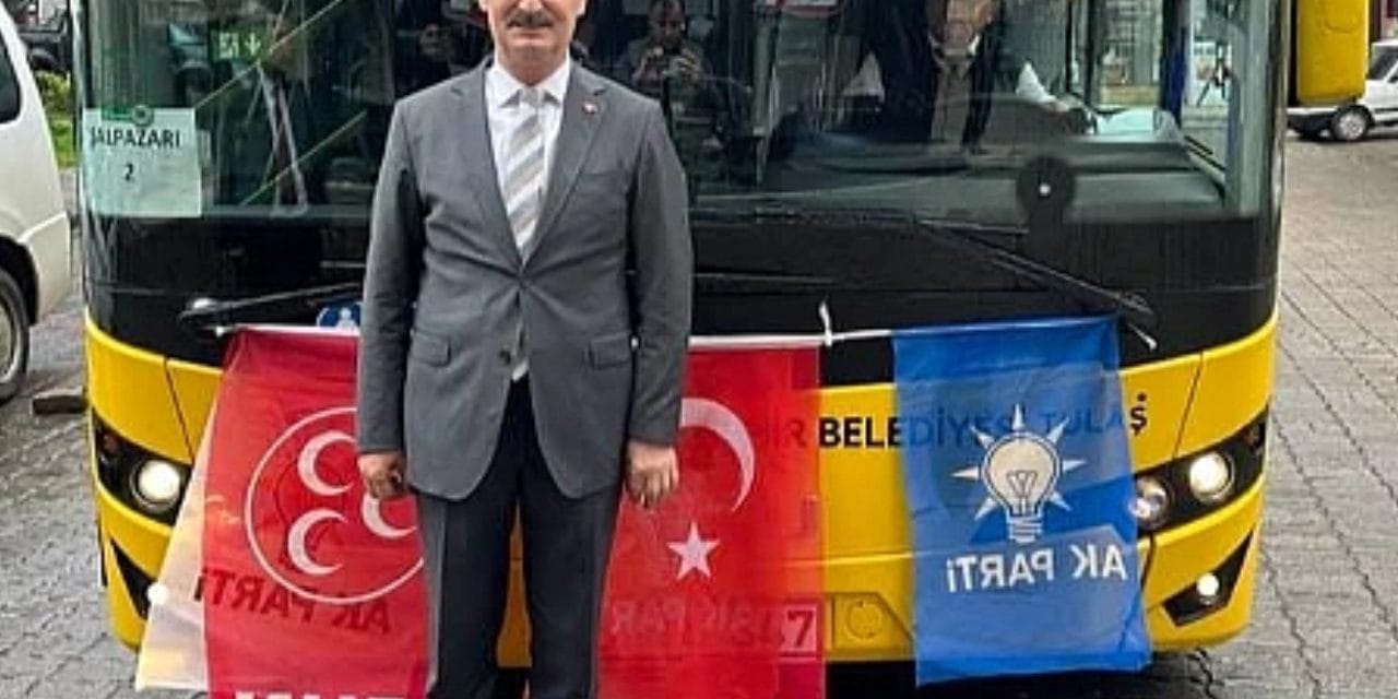 AKP'li Trabzon Büyükşehir otobüse asılan AKP bayraklarına soruşturma başlattı