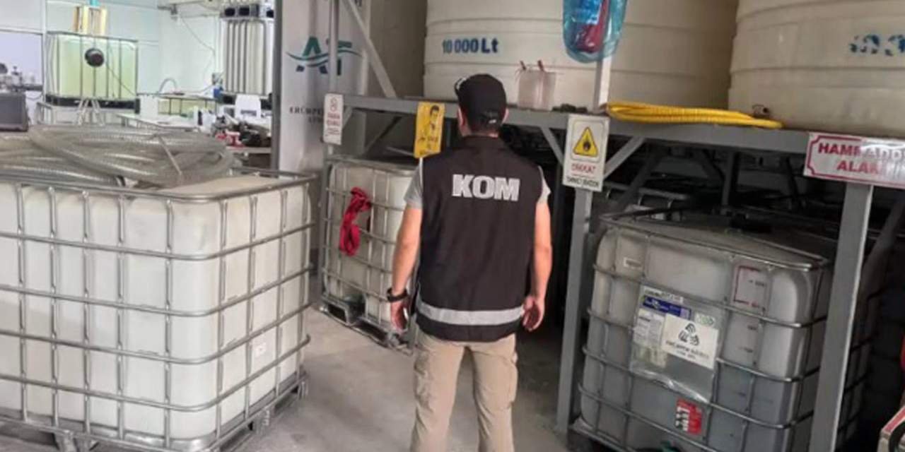 Antalya'da tonlarca sahte alkol piyasaya sürülmeden yakalandı