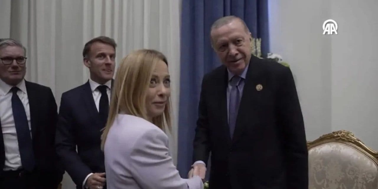 Erdoğan'ın "Sigarayı bırak" tavsiyesinin ardından Meloni İtalyan basınına konuştu