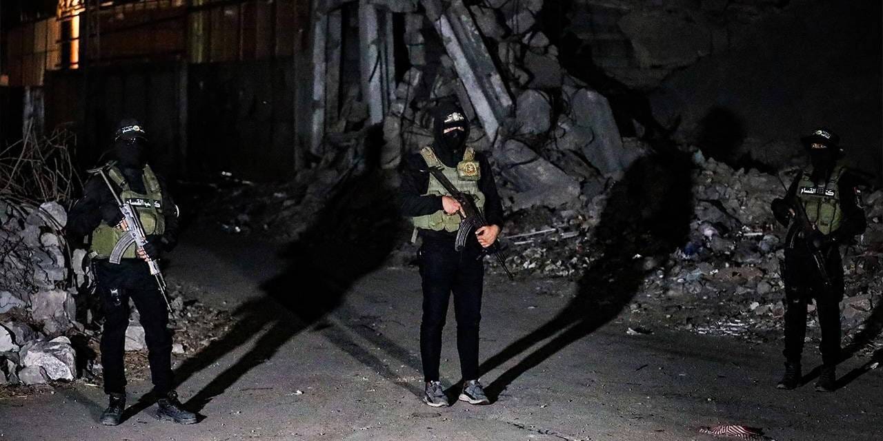 Hamas 2 İsrailli esirin cesedini daha Kızılhaç'a teslim etti