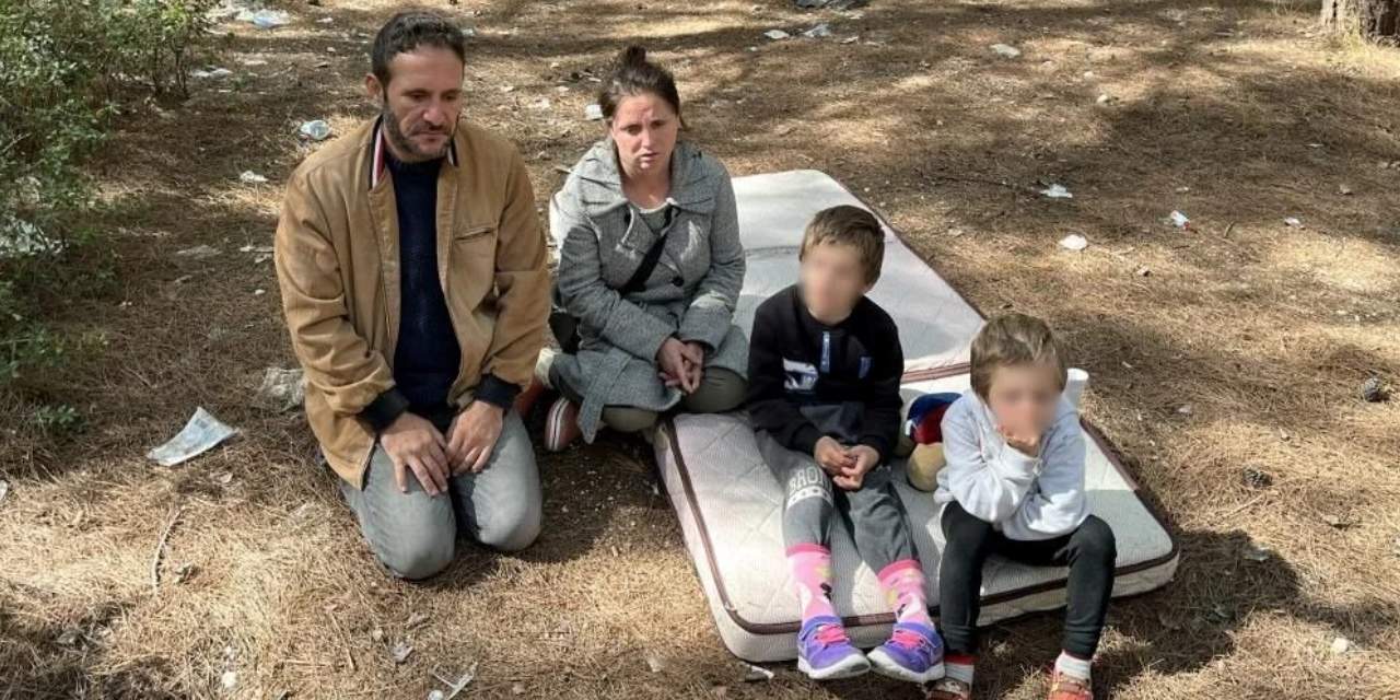 Kiracı oldukları evden çıkarıldıkları için ormanda yaşayan aile için bakanlıktan açıklama geldi