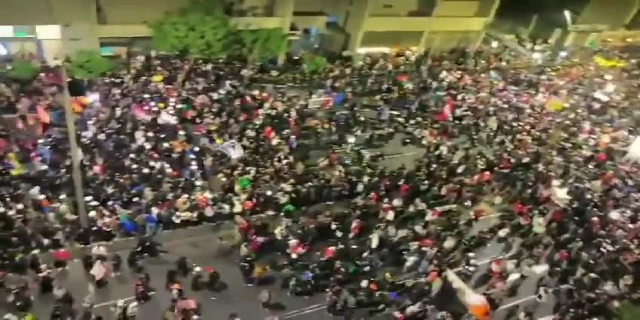 Peru'da "Z Kuşağı" ayaklandı: Hükümet karşıtı gösterilerde bir kişi hayatını kaybetti, yüzlerce yaralı var