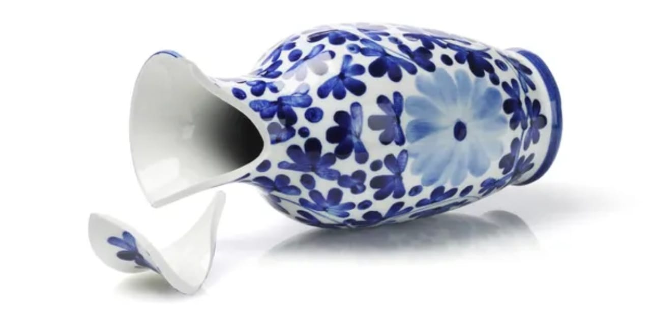 İngiltere'de 100 poundluk kırık vazoya servet ödendi