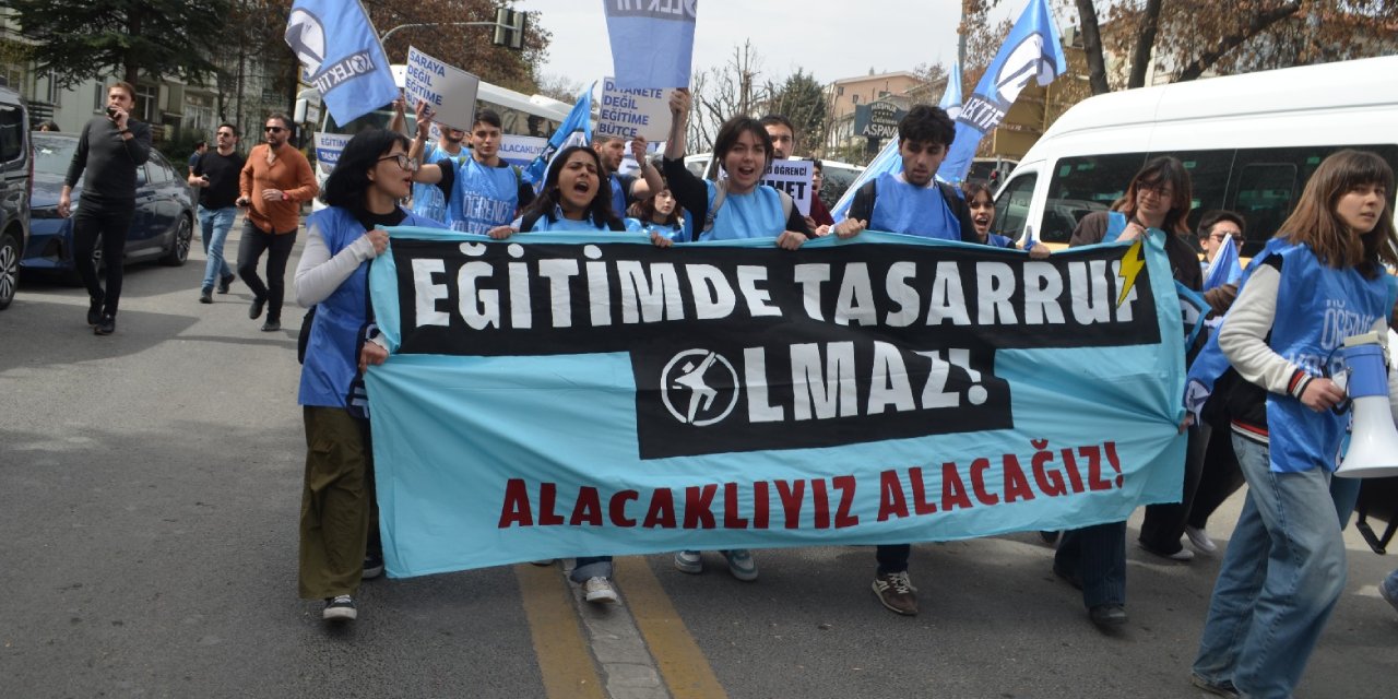 "Eğitimde tasarruf olmaz" diyerek bakanlığa yürüyen öğrenciler hakkında karar