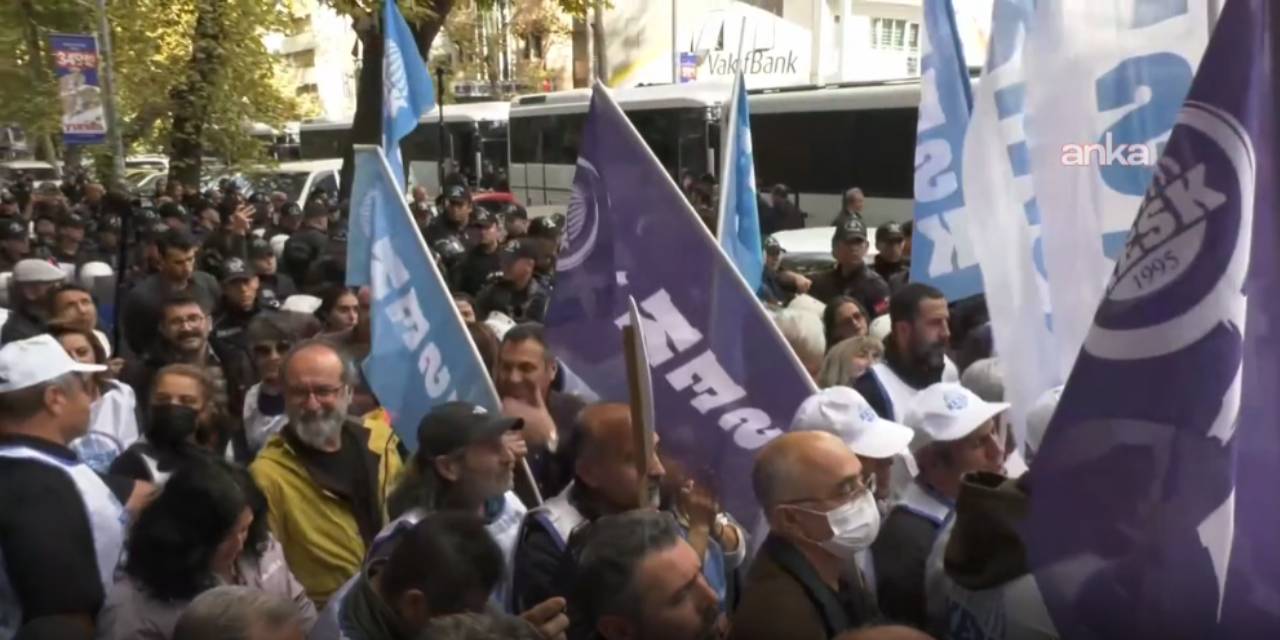 KESK'in Adalet Bakanlığı’na yürüyüşüne polis engeli