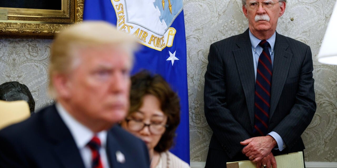 Trump'ın eski danışmanı 18 suçtan yargılanacak