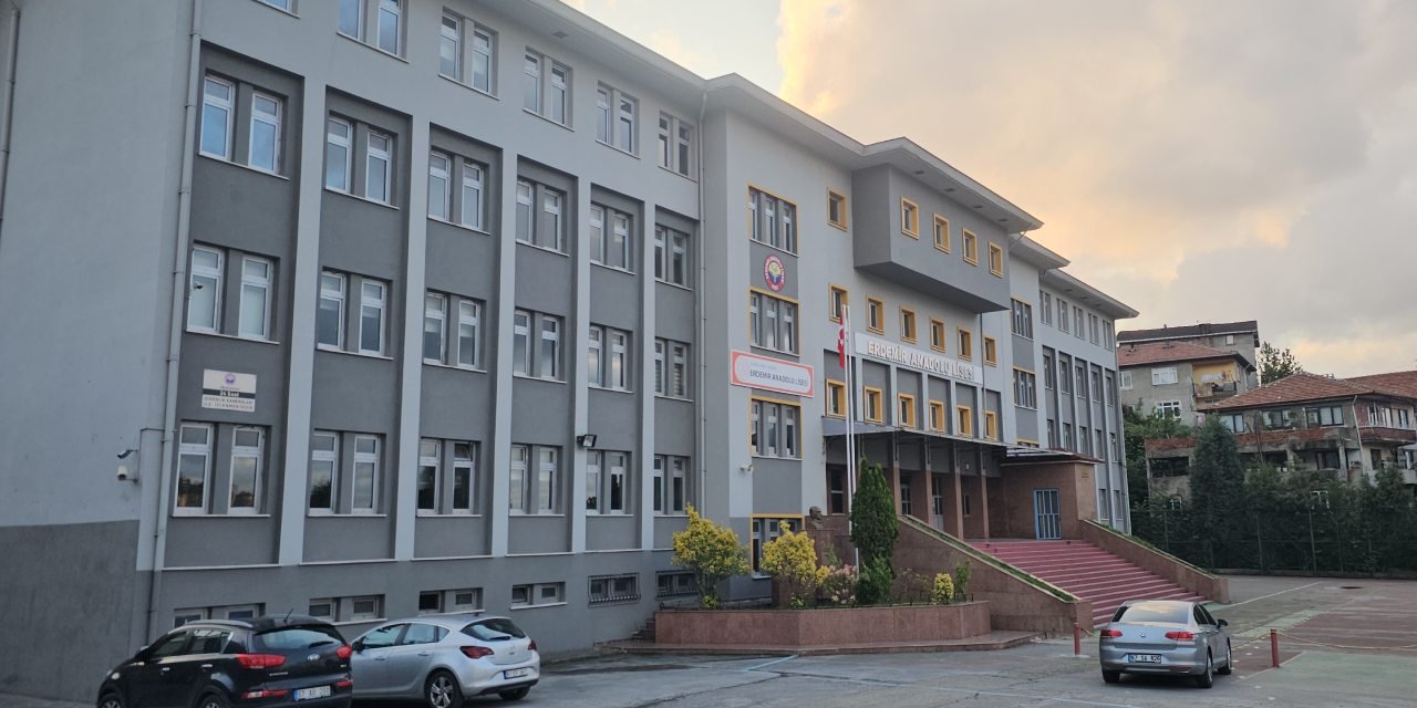 Lisedeki saldırganlık affedilmedi: Mahkeme tutuklama kararı verdi