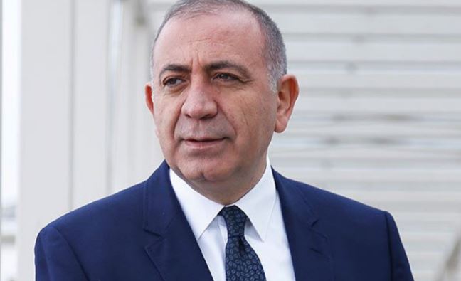 Gürsel Tekin: Başınıza CHP kadar taş düşsün