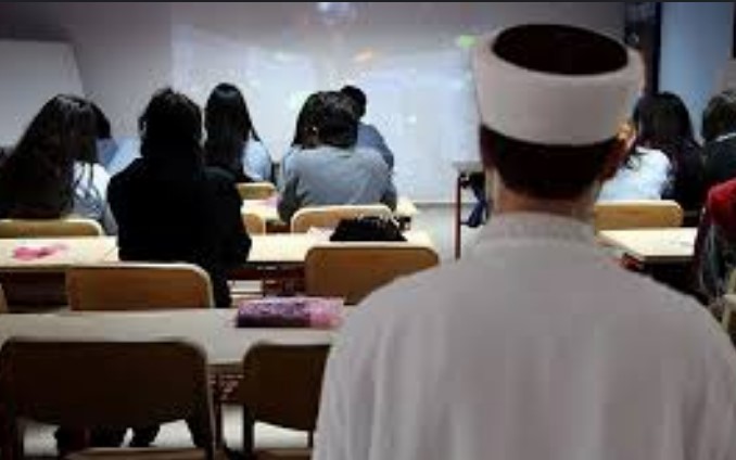 Çocuklara yeni yaşam koçu: İmam