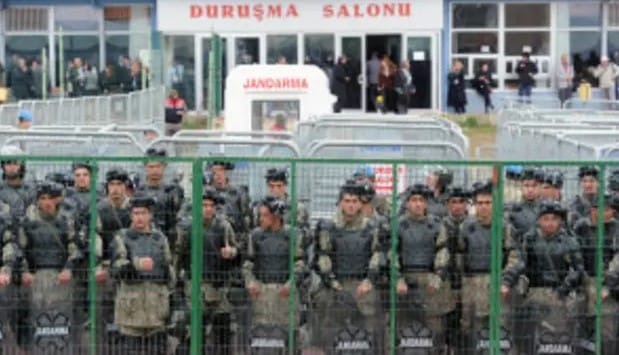 Ergenekon heyetine çifte soruşturma