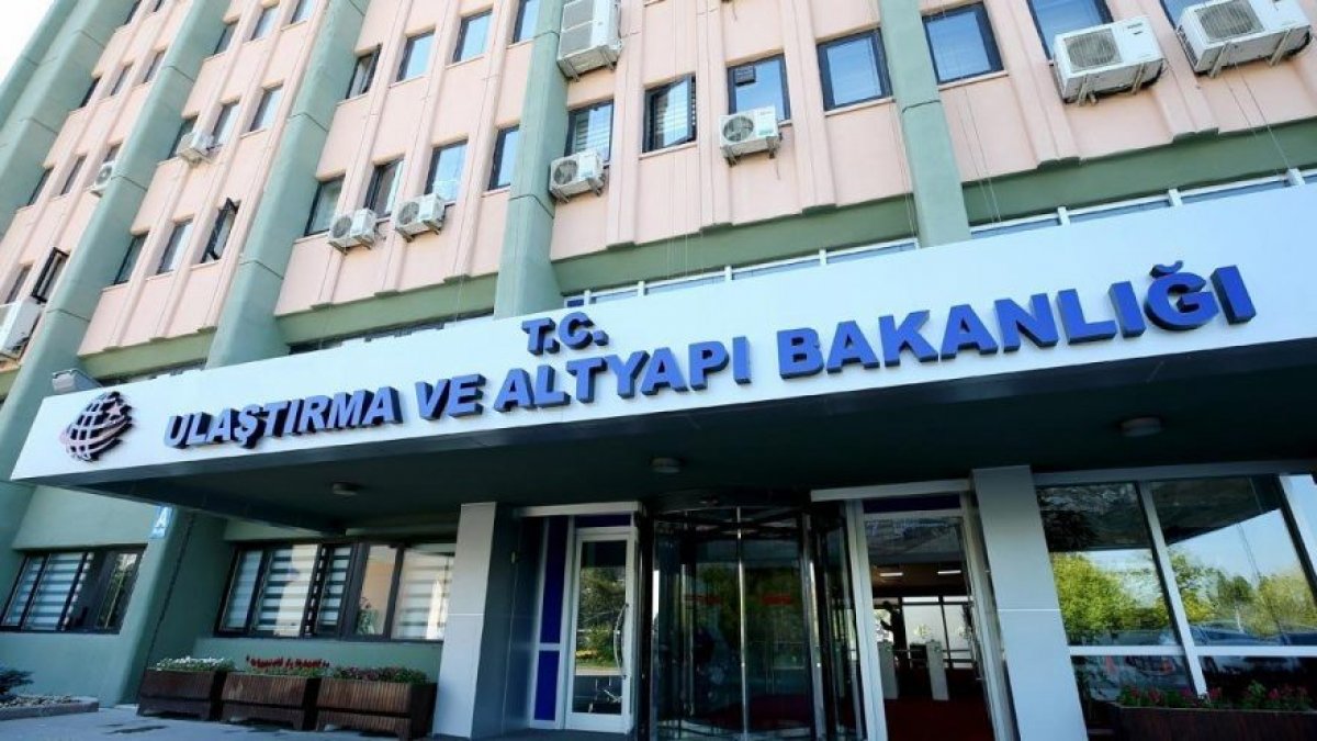 CHP'nin soru önergesi ortaya çıkardı! Ulaştırma Bakanlığı’nda 9 bürokrat çift maaş alıyor!