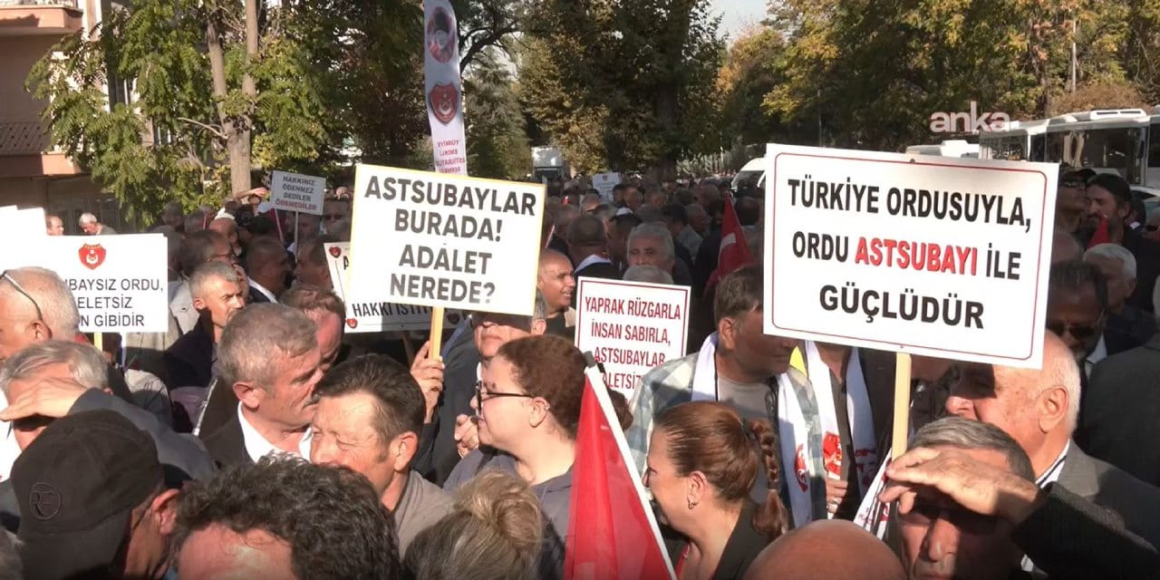 Emekli astsubayların yürüyüşüne polis engeli!