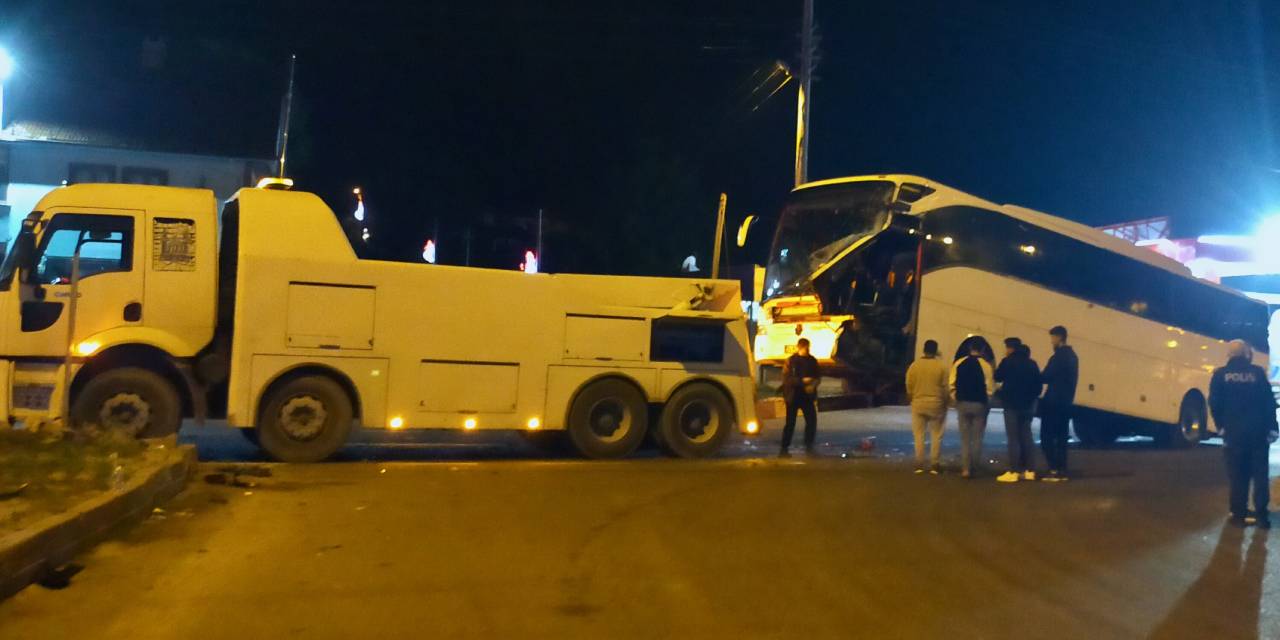 Bolu Dağı'nda yolcu otobüsü ile TIR çarpıştı