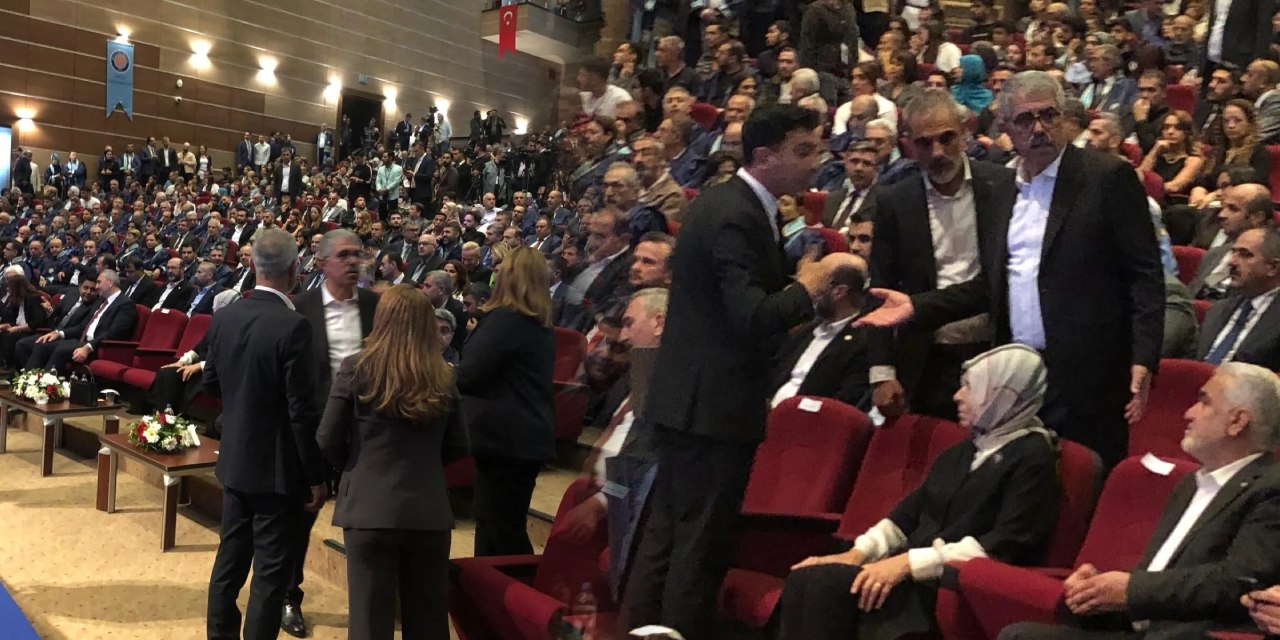 Numan Kurtulmuş'un Diyarbakır ziyaretinde protokol krizi! Başkanlar salonu terk etti