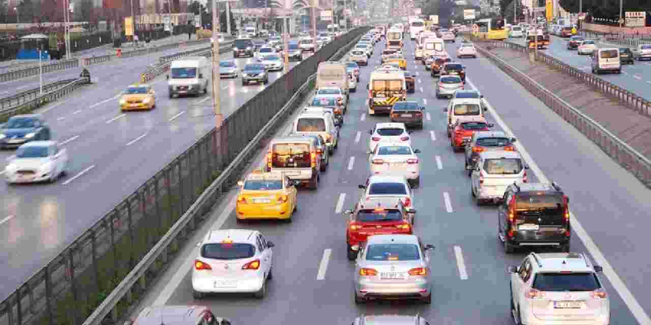 Trafikte bunu yapanın ehliyetine el konacak aracı da trafikten men edilecek: Bakan Yerlikaya açıkladı!