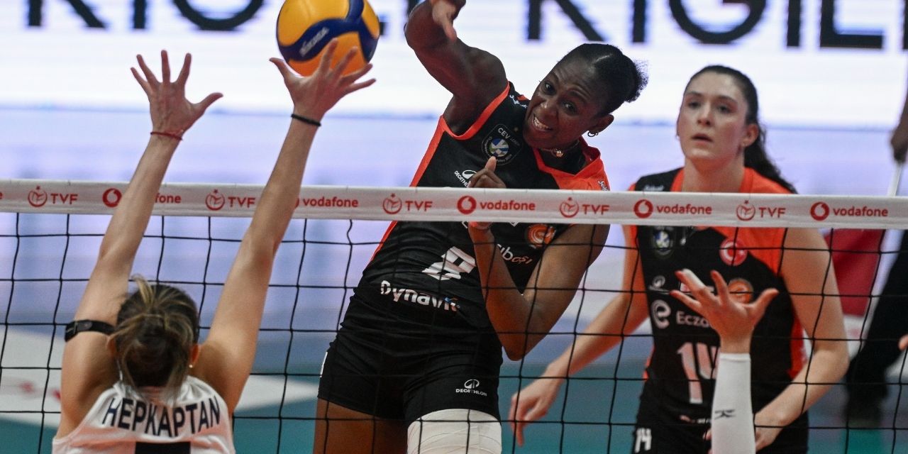 Sined Jack Kisal coştu: Eczacıbaşı İlbank'a şans tanımadı