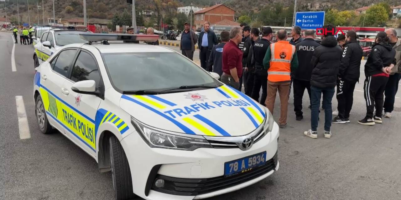 Maç dönüşü feci kaza! Sporcuları taşıyan minibüs TIR'la çarpıştı: 9 çocuk yaralandı