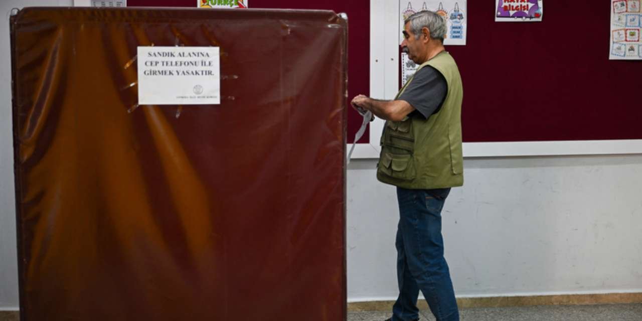 KKTC'de Cumhurbaşkanı seçimi için sandık başında