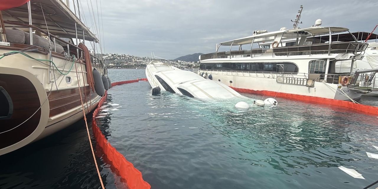 Bodrum'da lüks yat sulara gömüldü