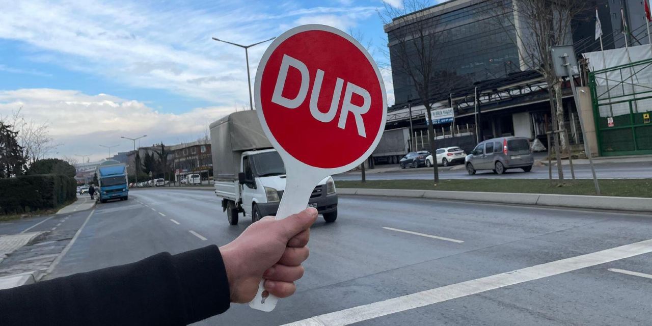 Bakan Yerlikaya yeni trafik kanunu teklifinin detaylarını paylaştı: Dur ihtarına uymayan yandı