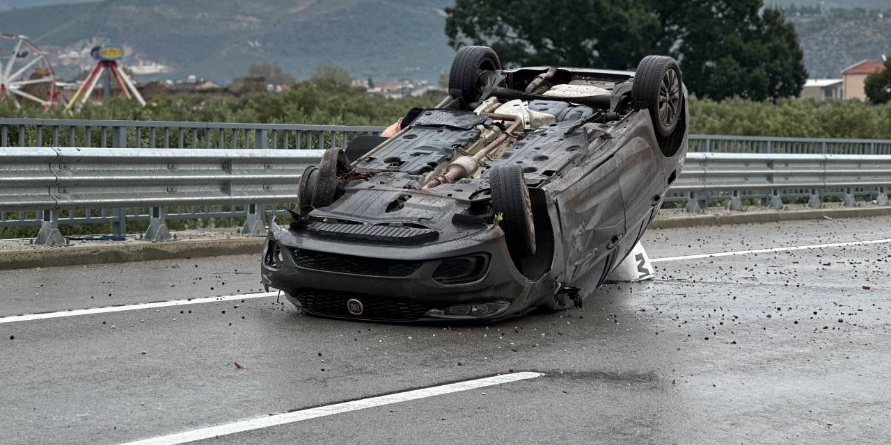 Su birikintisine giren otomobil takla attı: Kaza anı böyle görüntülendi