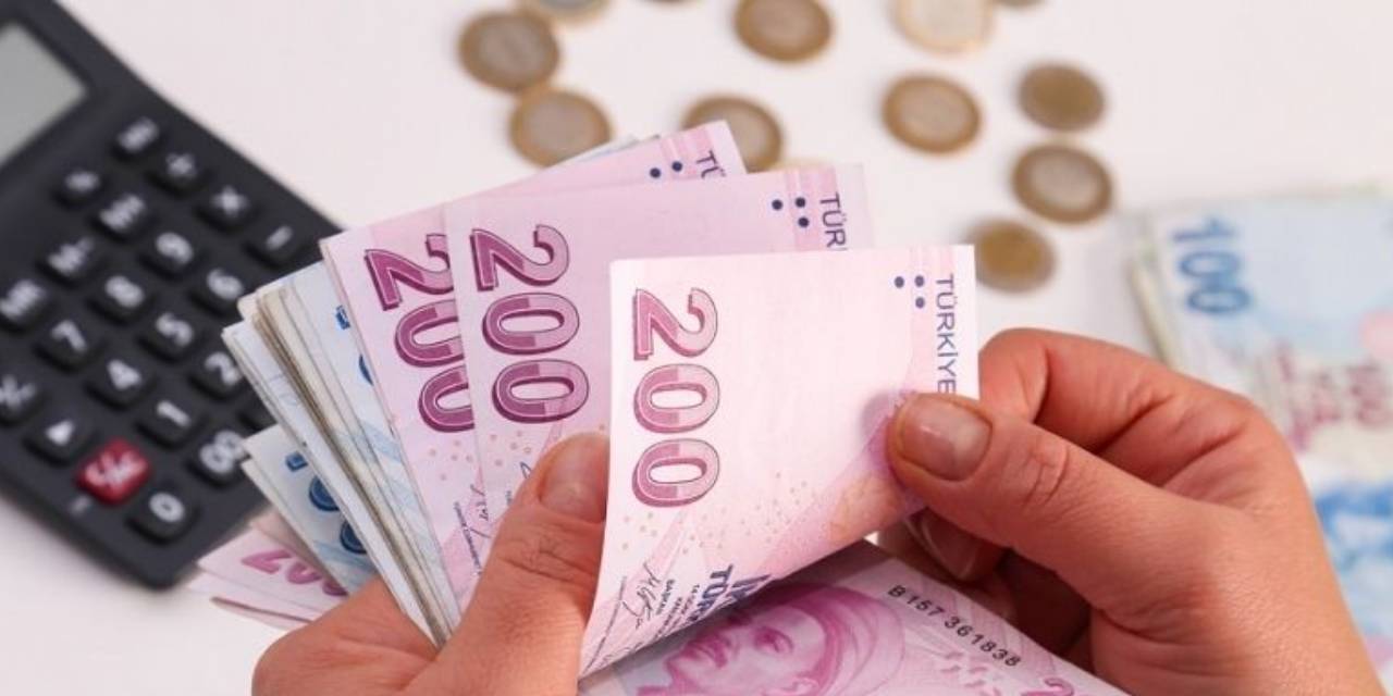 DİSK Başkanı Kani Beko'dan asgari ücret açıklaması: AGİ hariç asgari ücret 1.451 liradır