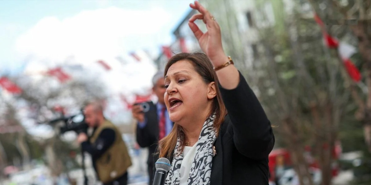 CHP'li Burcu Köksal: Partimizi kumpasçılardan temizleyeceğiz