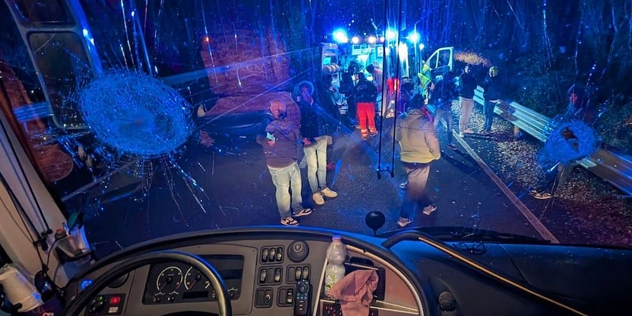 Deplasman dönüşü otobüse saldırdılar: Şoför öldü! İtalya ayakta