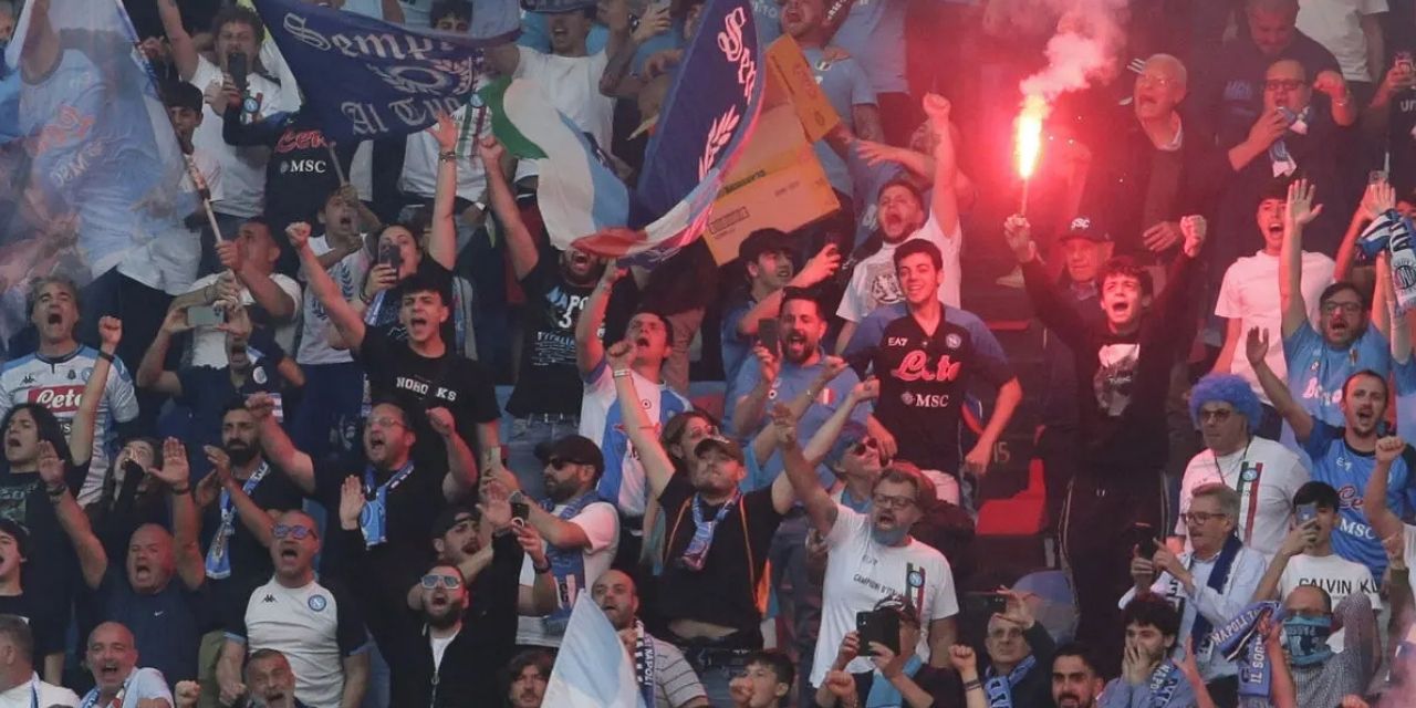 Napoli taraftarları Hollanda'da neye uğradığını şaşırdı: Geldikleri gibi gönderdiler