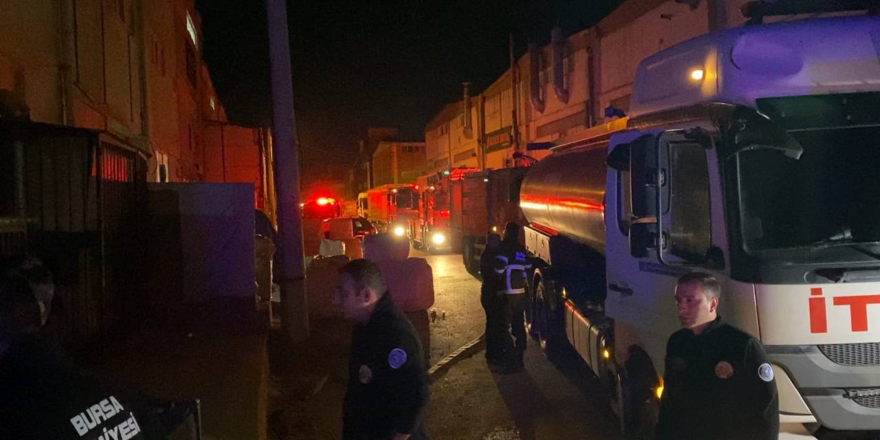 Mobilya imalathanesinde korkutan yangın!