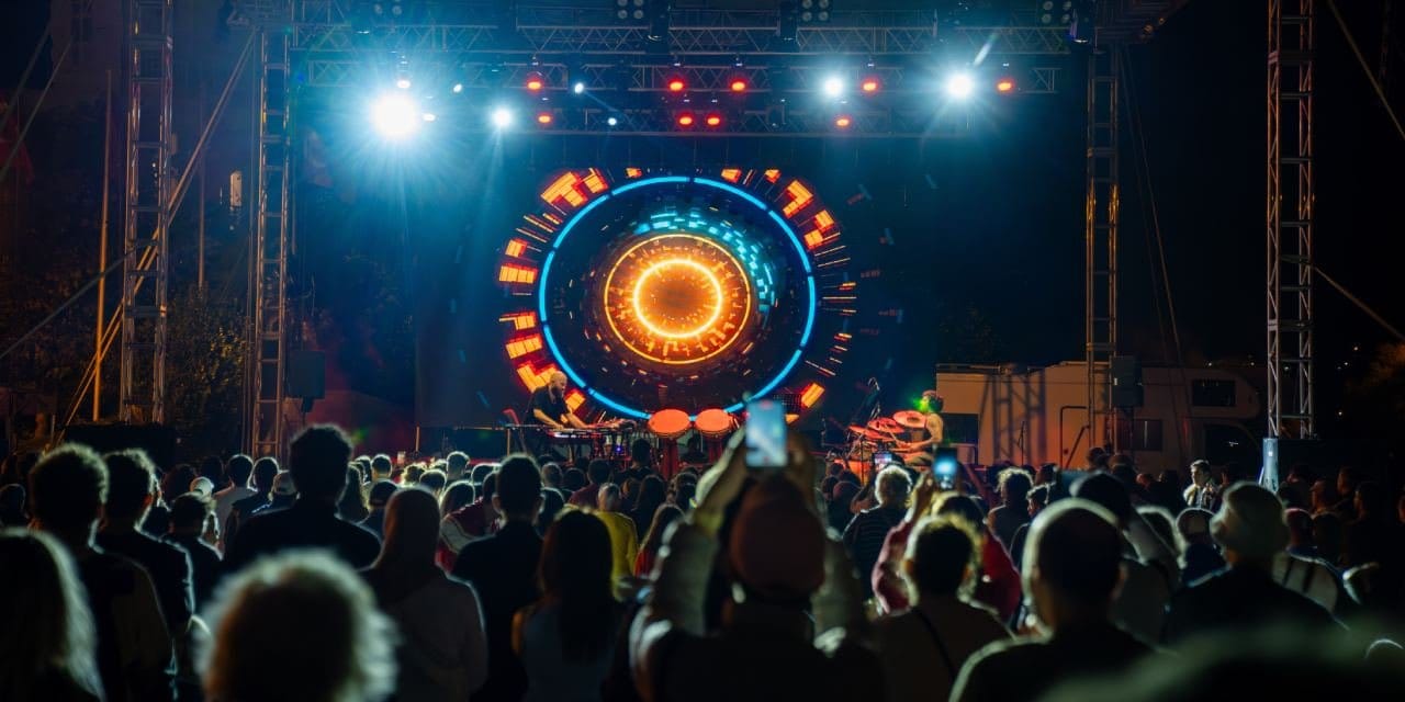 İBB gençlik konserine 'tarikat' engeli