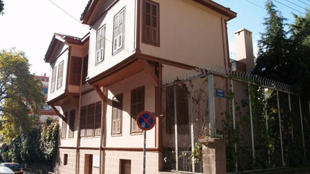 Atatürk'ün doğduğu evde restorasyon rezaleti
