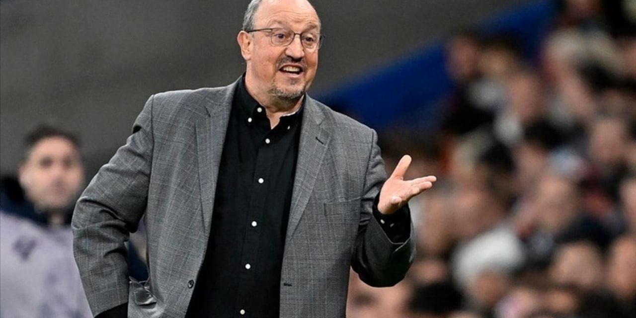 Rafael Benitez'den sürpriz imza: Yeni takımı açıklandı