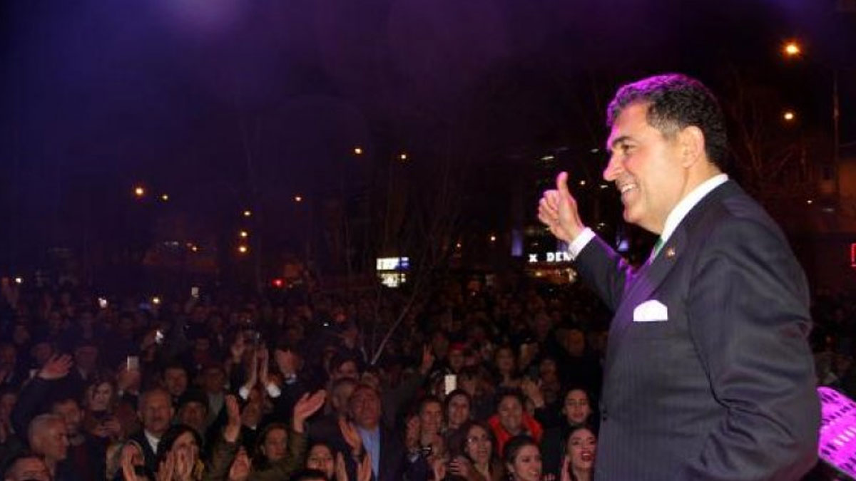 CHP'li Başkan Demir, sahnelere dönmek için halktan onay istedi