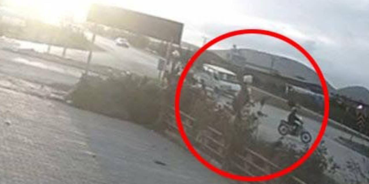 Motosiklet sürücüsü öldü! O anlar kamerada