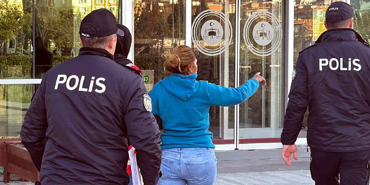 Üç aylık bebeğini parkta bırakıp kaçtı