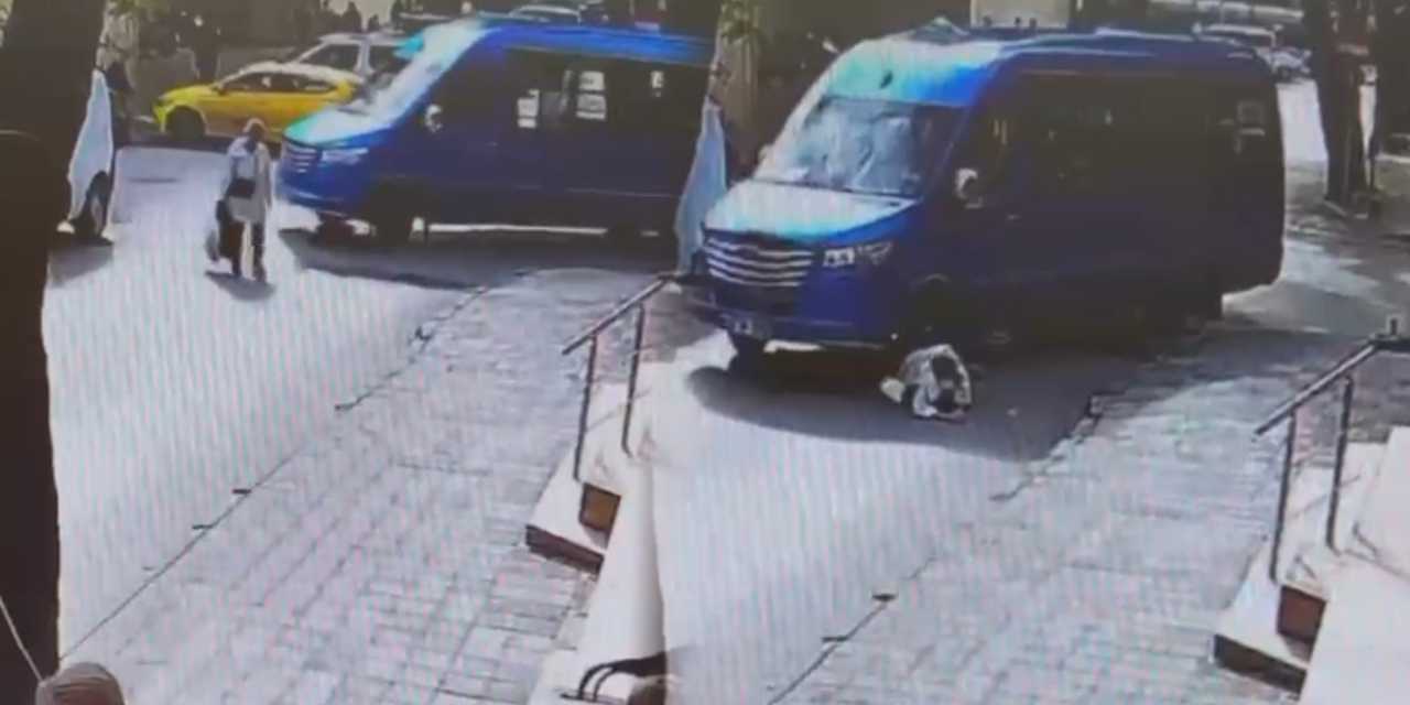 Maltepe’de yolun karşısına geçmeye çalışan kadına minibüs çarptı!